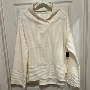 NWT TAHARI Woman Cream Ribbed Tunic Top. Size 1X